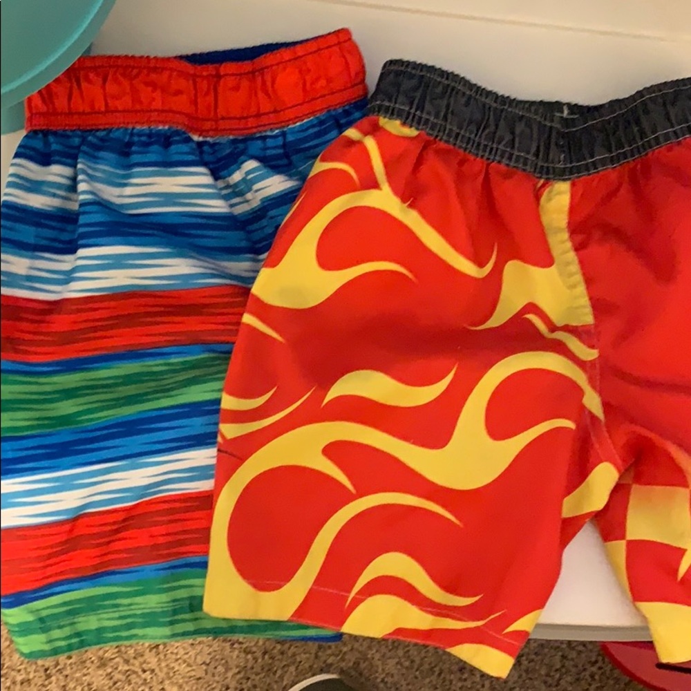 Bathing suits - Picture 2 of 4